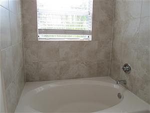 4th image of 201 Talia Cir