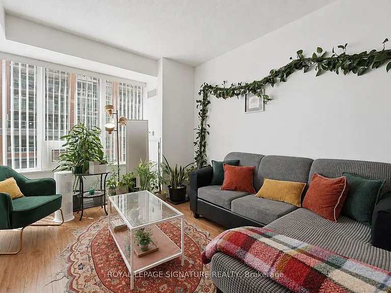 59 E Liberty St #905 — Photo 8