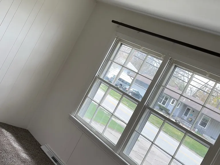 508 NW Obrien Rd — Photo 5