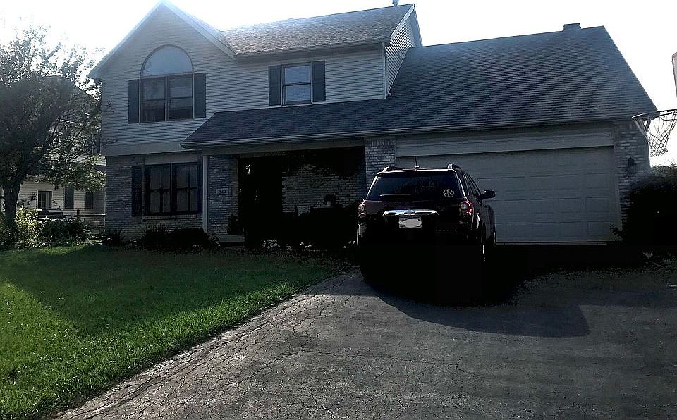 2nd image of 322 Oxford Ct