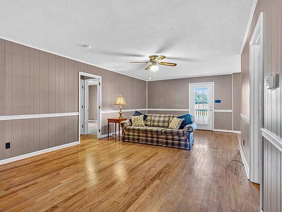 4th image of 259 Shoreline Dr