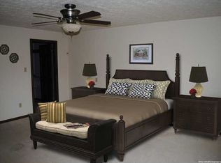 215 Starlite Cir, Belle Vernon, PA 15012