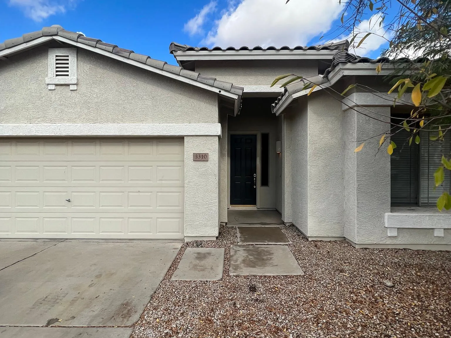 3310 E Hampton Ln — Photo 2