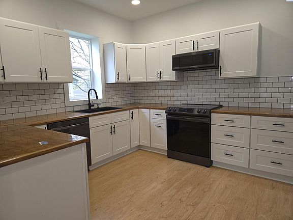 5th image of 120 E Huffman St