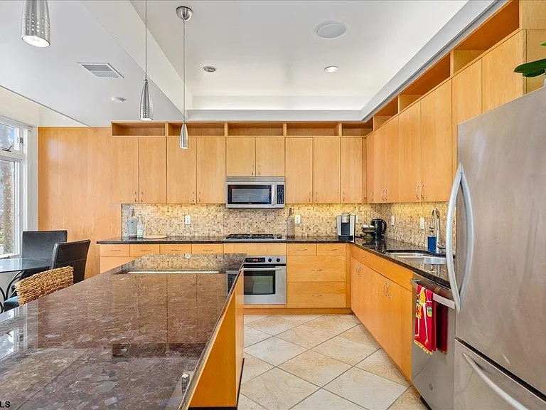 7701 Atlantic Ave #33A — Photo 15