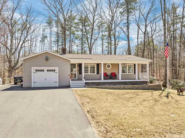 8 Port Wedeln Road, Wolfeboro, NH 03894
