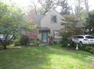1913 Greenlawn Ave, Kalamazoo, MI 49006