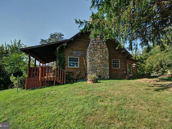 2nd image of 121 Winesap Ln