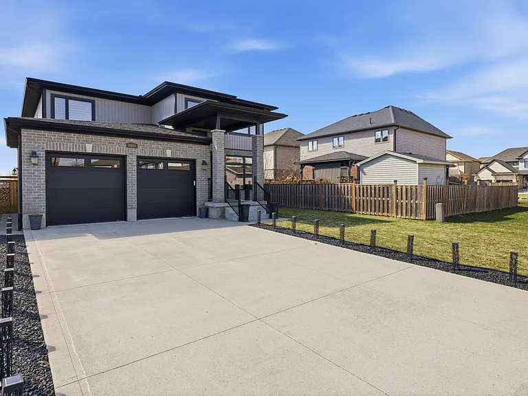 1615 Sandridge Ln — Photo 5