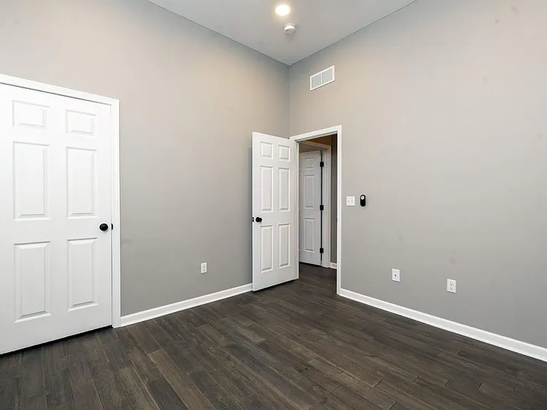 Clark Pl 60-64 MLR — Photo 7