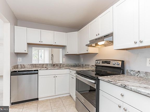 5th image of 9908 Brookridge Ct