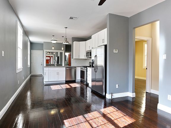4th image of 1736 Port St