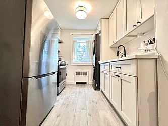 224-44 Kingsbury Avenue, #2