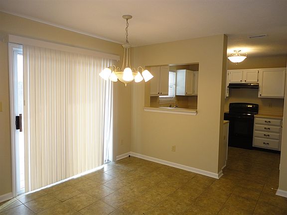 3rd image of 17725 Cedarbrook Dr