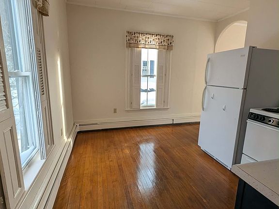 5th image of 145 Center St