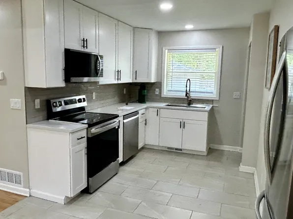 5141/5143 E Brookfield Dr, East Lansing, MI 48823
