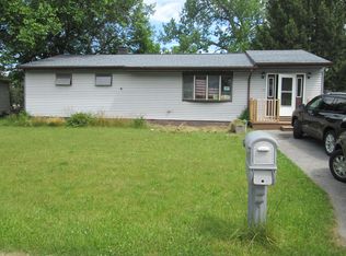 17 Peacock Ln, Poughkeepsie, NY 12601
