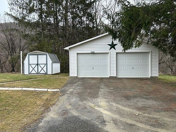 3rd image of 1117 Ithaca Rd