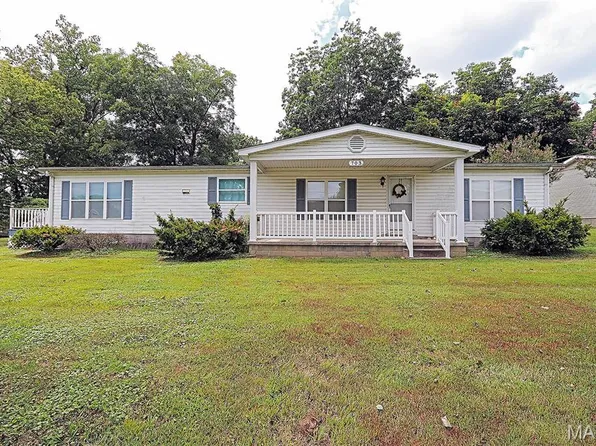 703 Cape St, Scott City, MO 63780