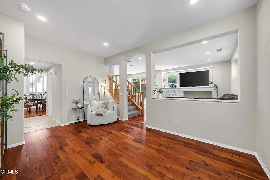 3 bed, 2.5 bath, 2126 sqft, $5,495 — Photo 3