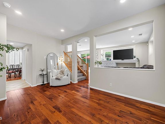 3rd image of 3889 Angeline St