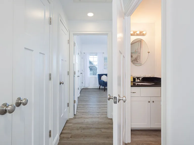 128 Ashworth Ave #206 — Photo 9