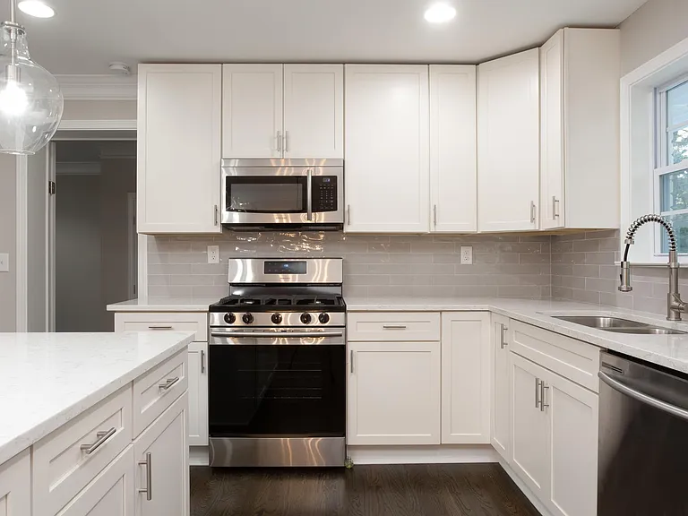 3395 Jackson Dr — Photo 3