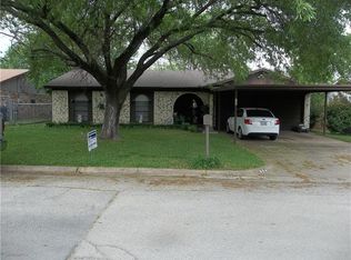 504 Georgetown Dr, Everman, TX 76140