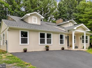 17616 Garrett Dr, Gaithersburg, MD 20878