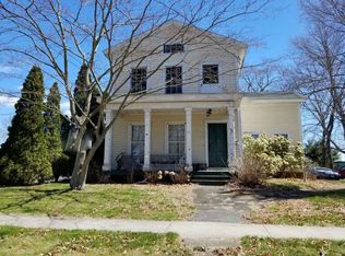 24 Commerce St, Clinton, CT 06413