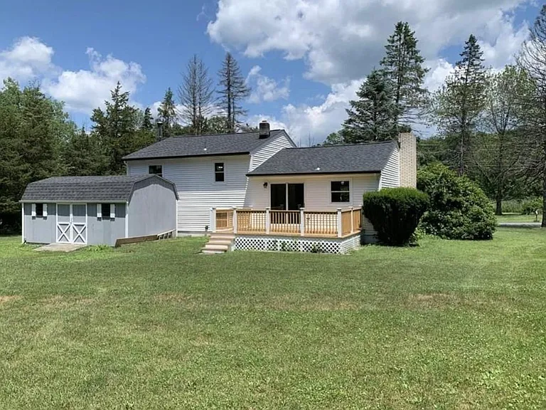 30 Dean Rd — Photo 2