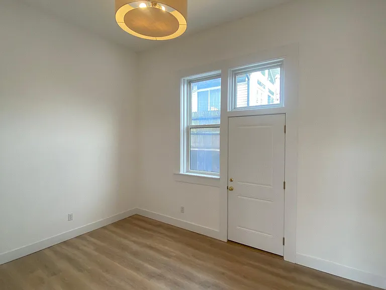 2510 Sutton Blvd — Photo 8