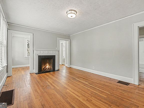 4th image of 1461 Clermont Ave