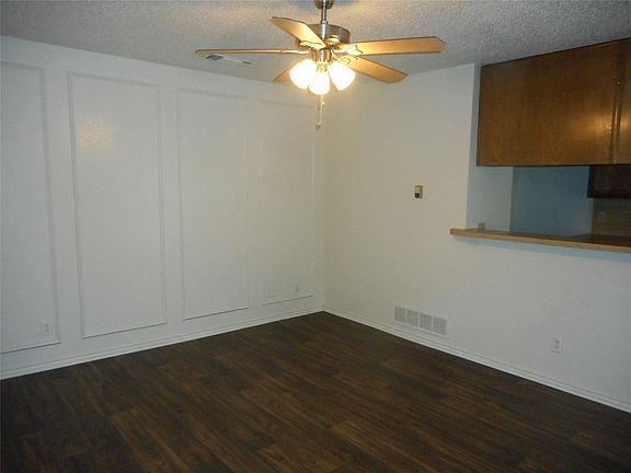2nd image of 2300 Kingsford Ct