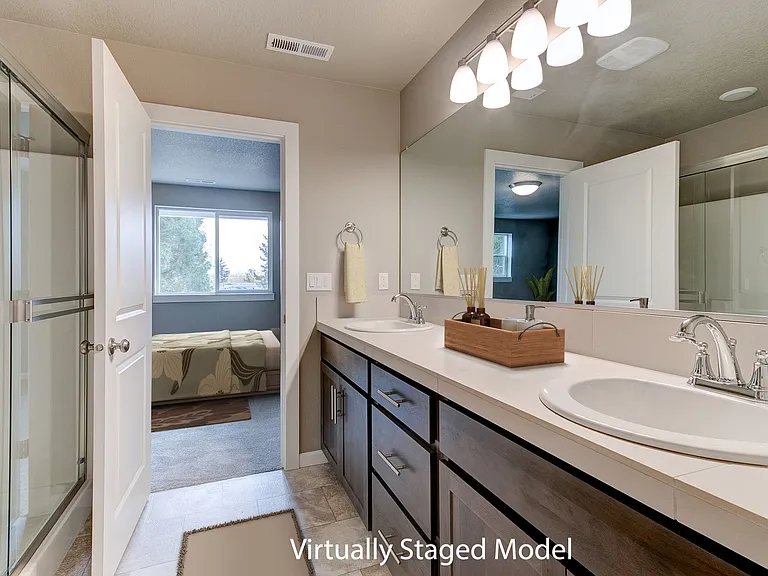 Air Conditioning! Beautiful Newer Construction Home! 3 Master Bedrooms! — Photo 16