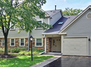 162 Stirling Ln UNIT V2, Schaumburg, IL 60194