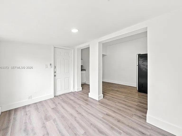 128 NW 9th Ave #6 — Photo 8