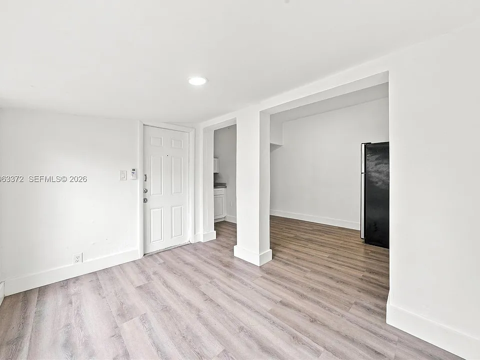 127 NW 9th Ave #11