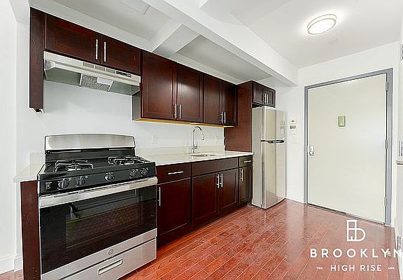 3rd image of 2120 Daly Ave #5F