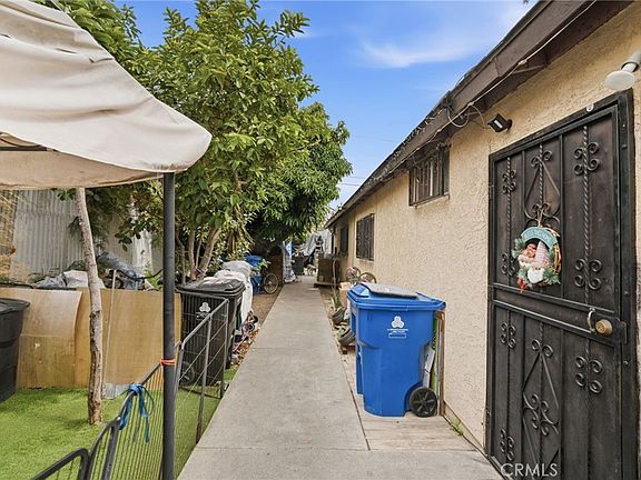 5th image of 1139 E 42nd Pl