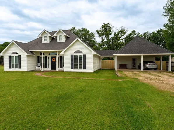 720 Daniel St, Blossom, TX 75416