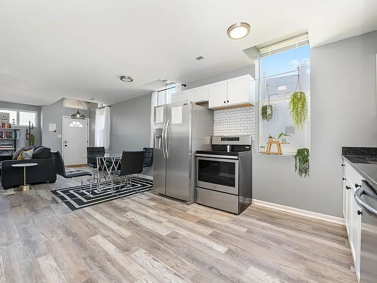 101 Crawford St #B-53641282 — Photo 12