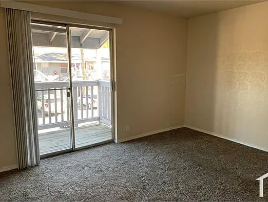 1336 E 60th St S #6H — Photo 5
