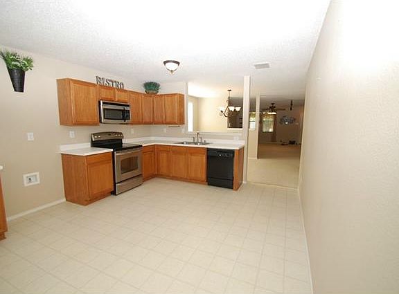 3rd image of 5408 Comanche Wells Dr