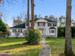 1 Lynn Ct, Manalapan, NJ 07726