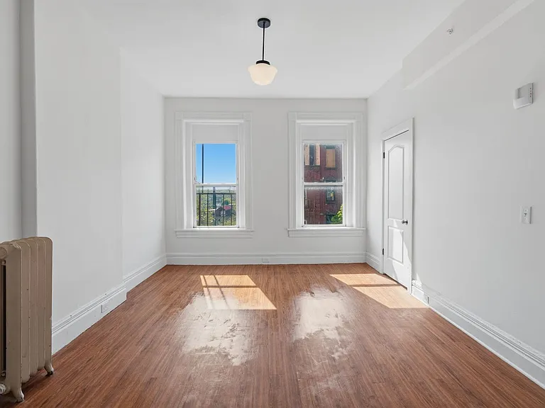 105 High St — Photo 3