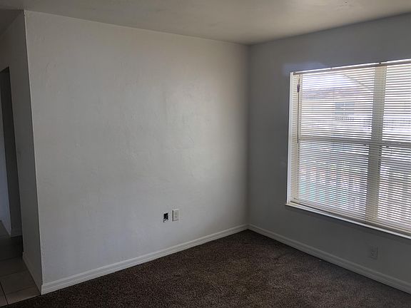 3rd image of 1432 Parkway Dr APT 11B