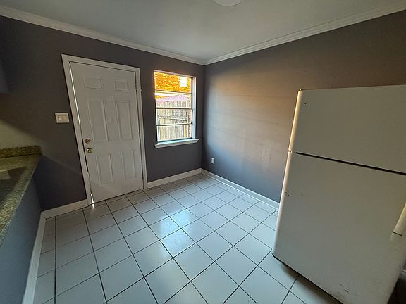 5th image of 4140 Delaware Ave