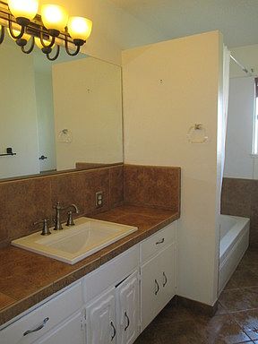 4th image of 2725 W Ashland Ave