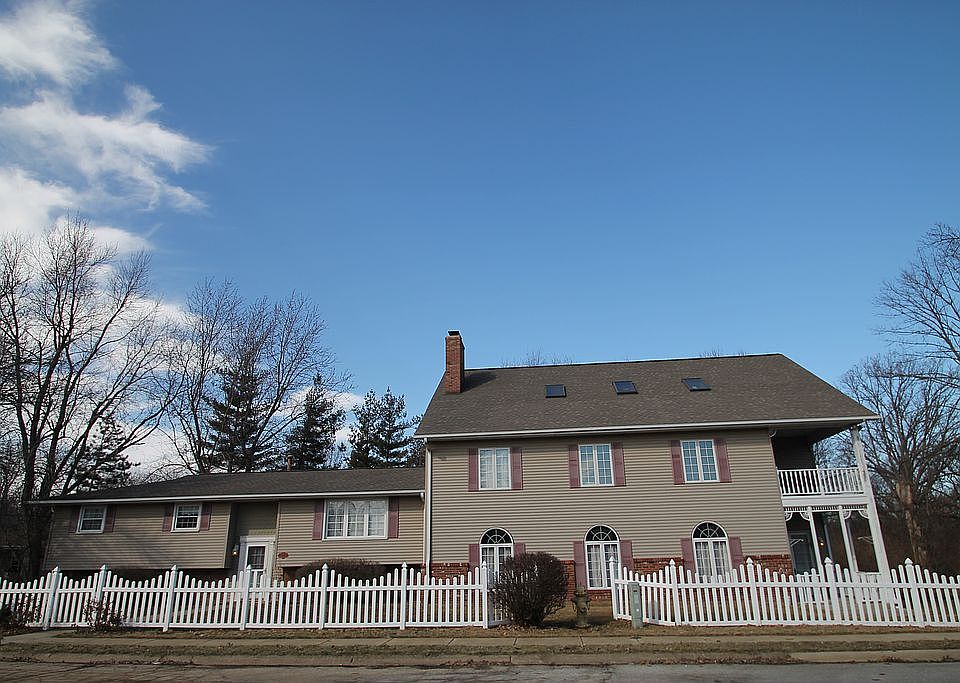 1st image of 205 Alice Ave